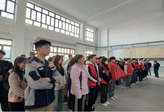 弘扬雷锋精神，共建美好校园  机电与能源学院团总支学雷锋日活动