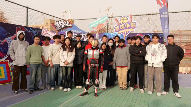 燃动冬日校园：机电与能源学院“战马单挑王”1V1篮球挑战赛激情收官！