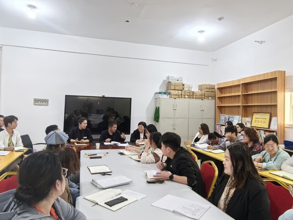 2024年4月19日书记座谈照片