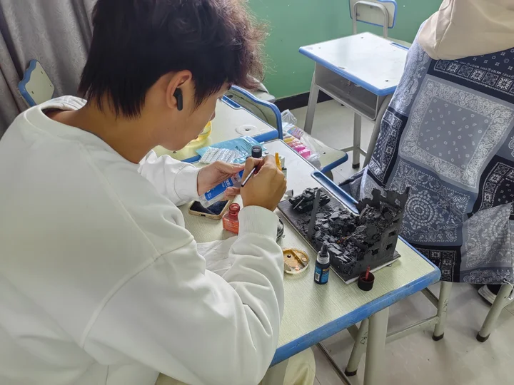 a5d77b4a478449d5bebb7a2b38b59af1