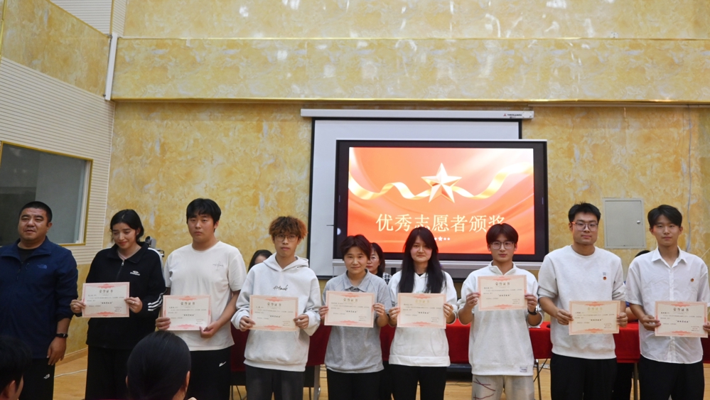 C:/Users/Administrator/Desktop/照片.jpg照片