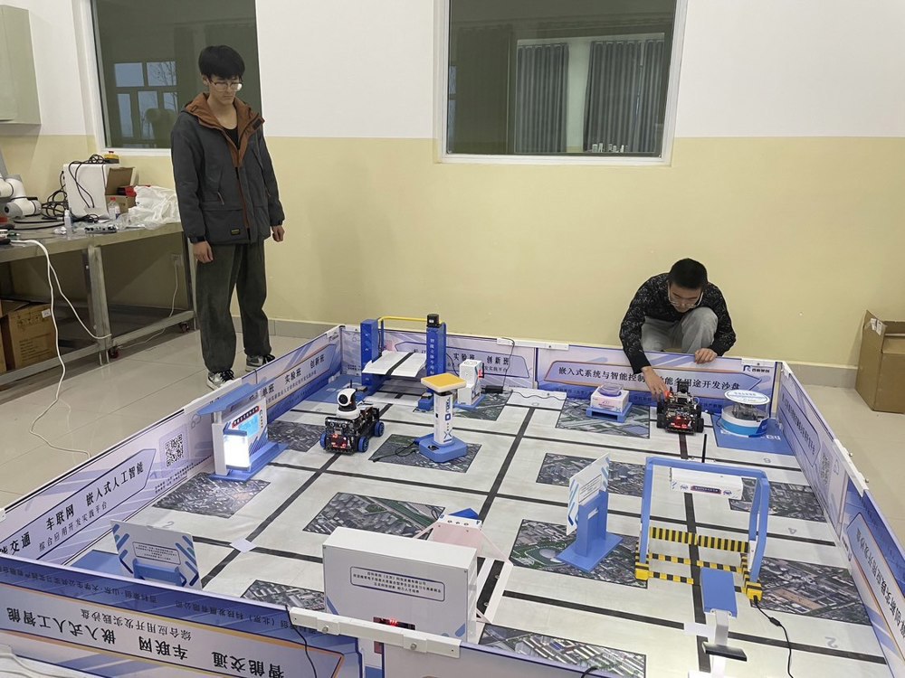 我院师生在“2025年新疆职业院校技能大赛嵌入式开发赛项”荣获佳绩