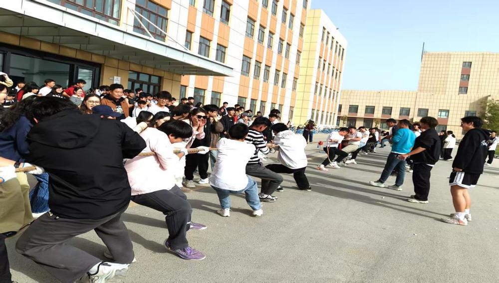 绳锋相对 力拔山河--数字信息学院VS机电与能源学院拔河决赛圆满落幕