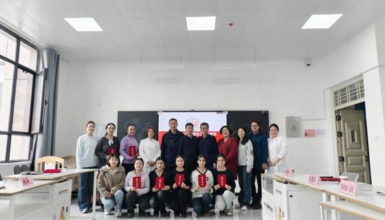 “育”路同行，“婴”才辈出  三尺讲台架起连心桥，育婴技能铺就振兴路