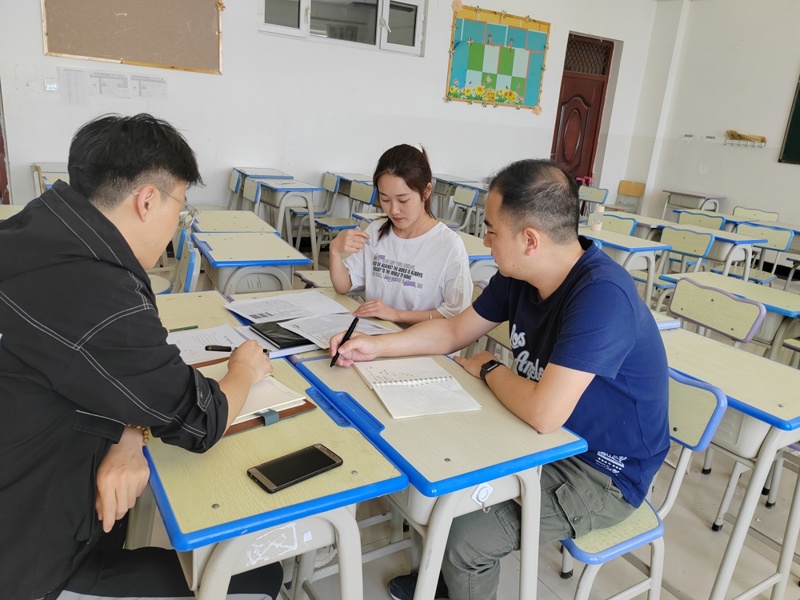 数字与信息工程学院教研室主任——曾雪英