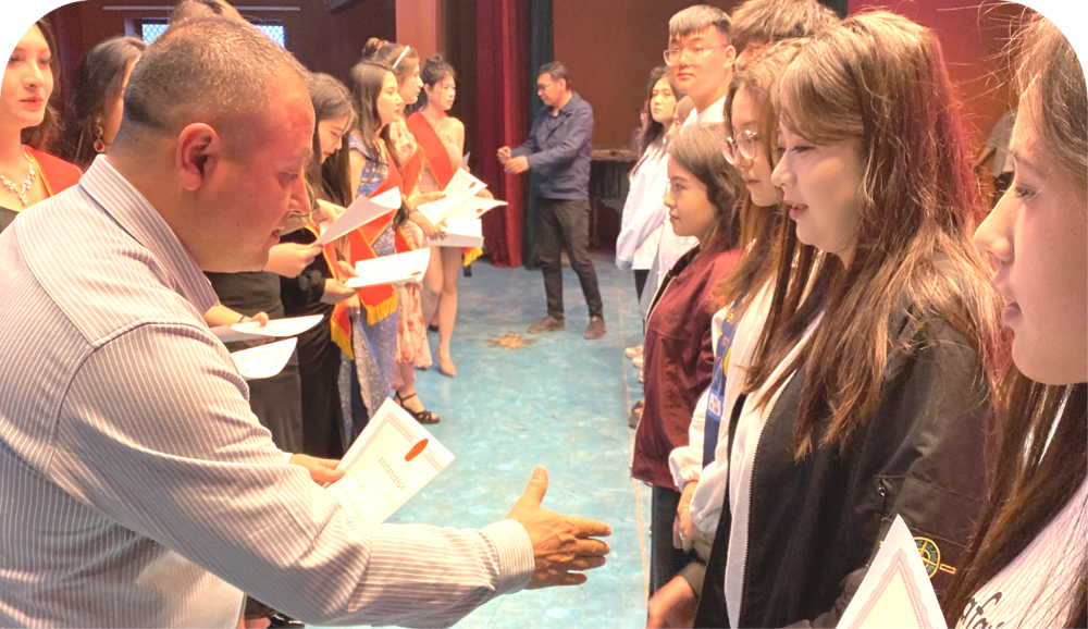 榜样力量  礼赞青春